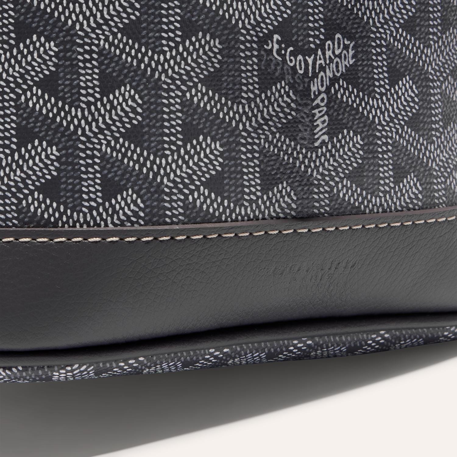 Petit Flot Bucket Bag - Image 3